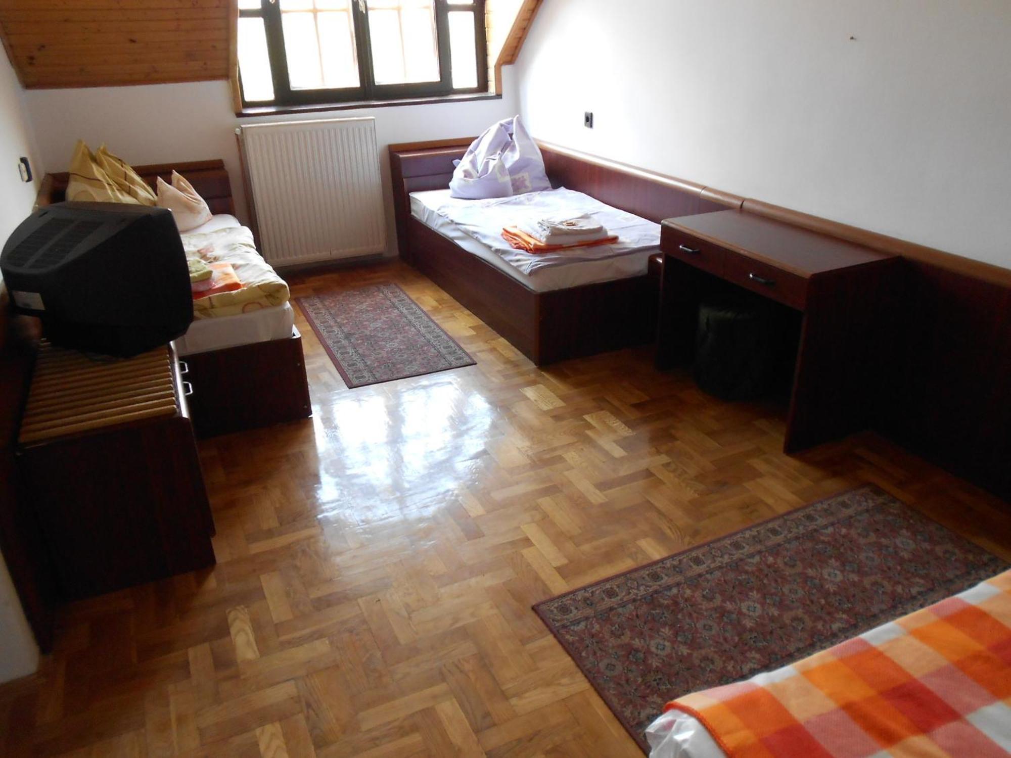 Peregrino Panzió Acomodação com café da manhã Budaörs Quarto foto