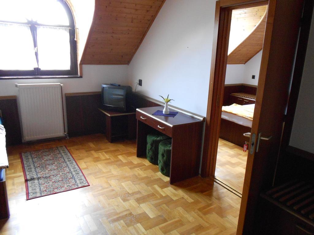Peregrino Panzió Acomodação com café da manhã Budaörs Quarto foto