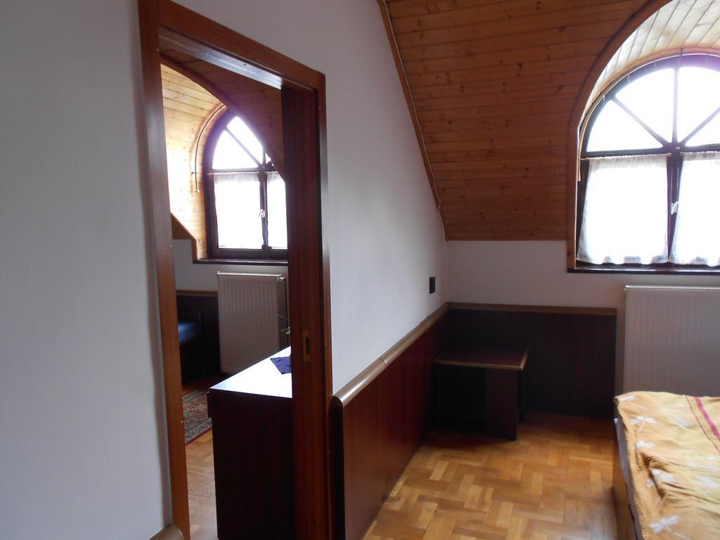 Peregrino Panzió Acomodação com café da manhã Budaörs Quarto foto