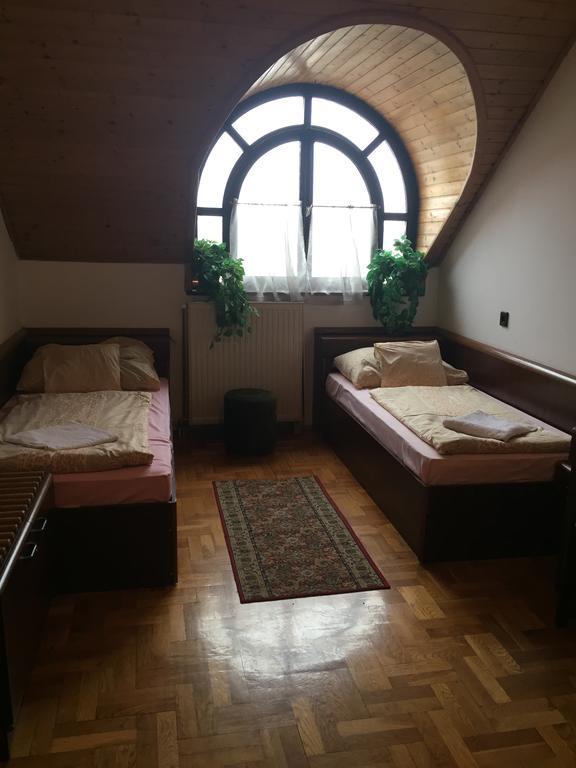 Peregrino Panzió Acomodação com café da manhã Budaörs Exterior foto