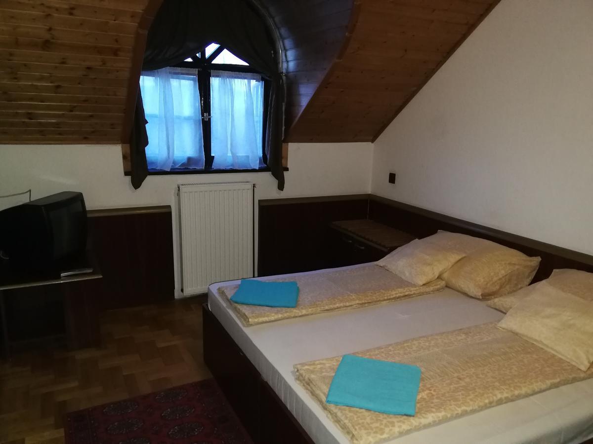 Peregrino Panzió Acomodação com café da manhã Budaörs Exterior foto